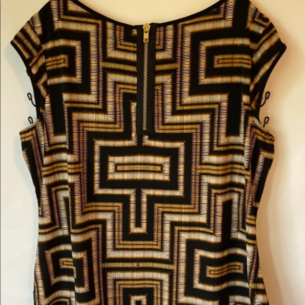 Women’s top - Picture 3 of 3